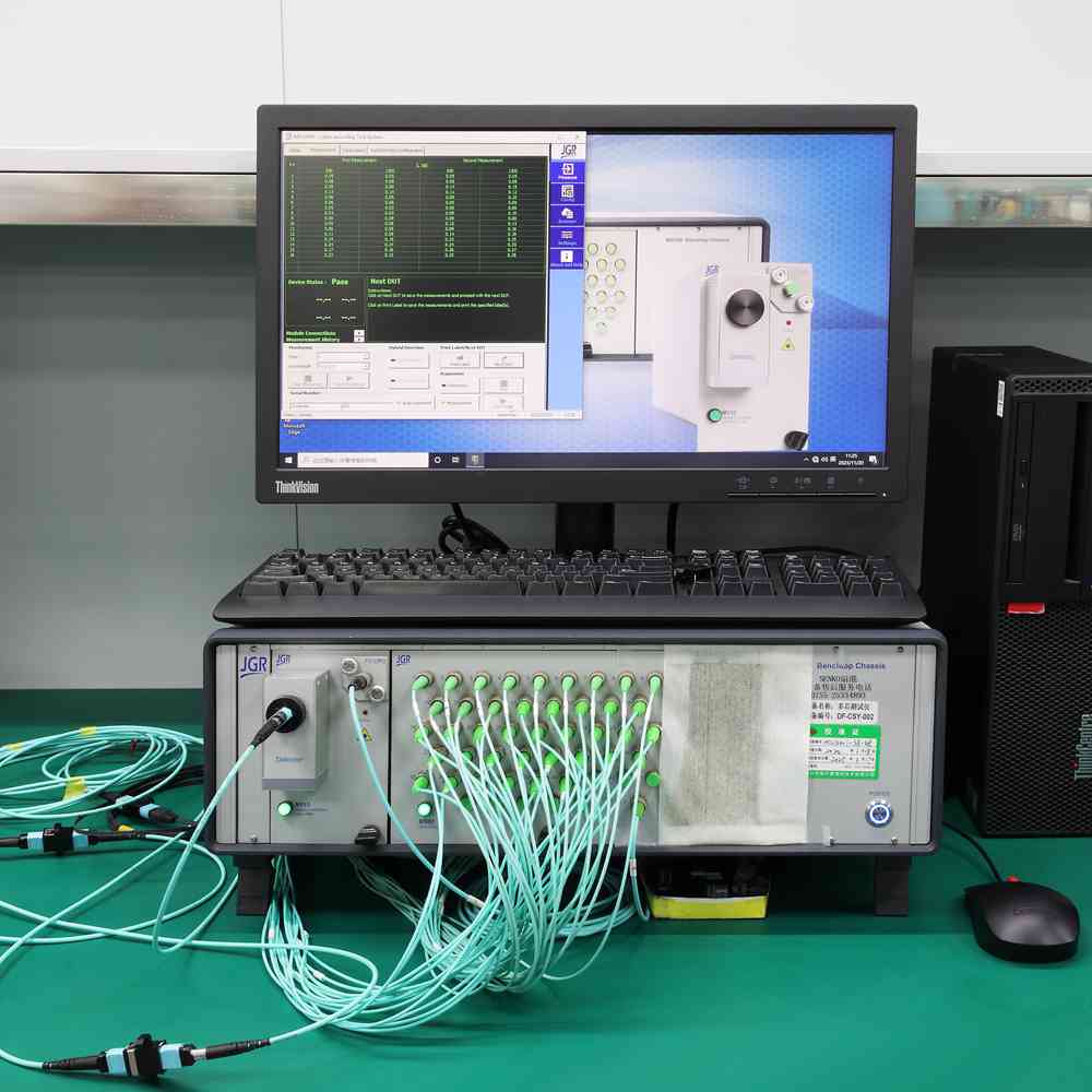 Insert Loss (IL) and return loss testing device